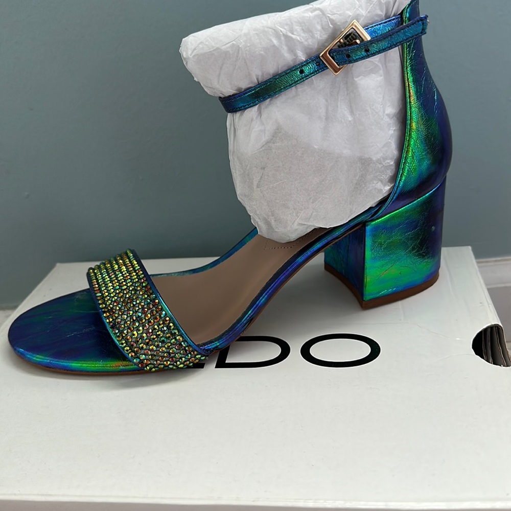 8.5 Aldo Iridescent Sandal